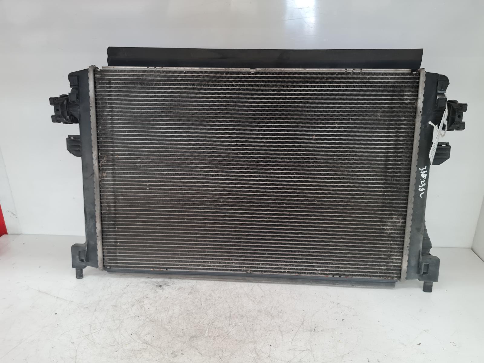 View Auto part Radiator Volkswagen Golf 2018
