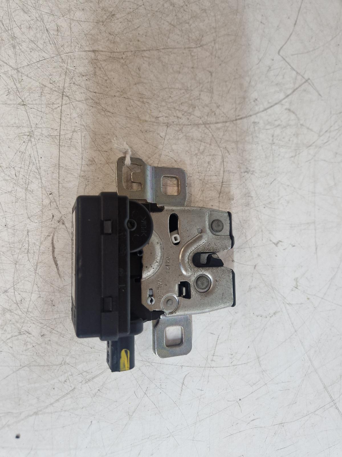 View Auto part Tailgate Handle Mini (bmw) Coupe 2012