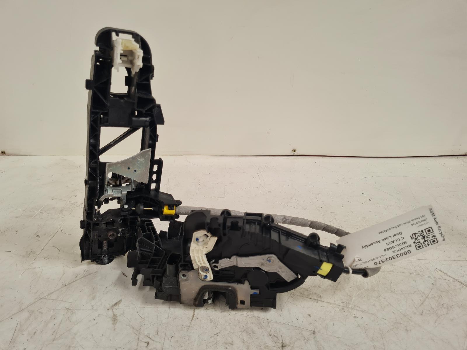 View Auto part Door Lock Assembly Mercedes C Class 2014