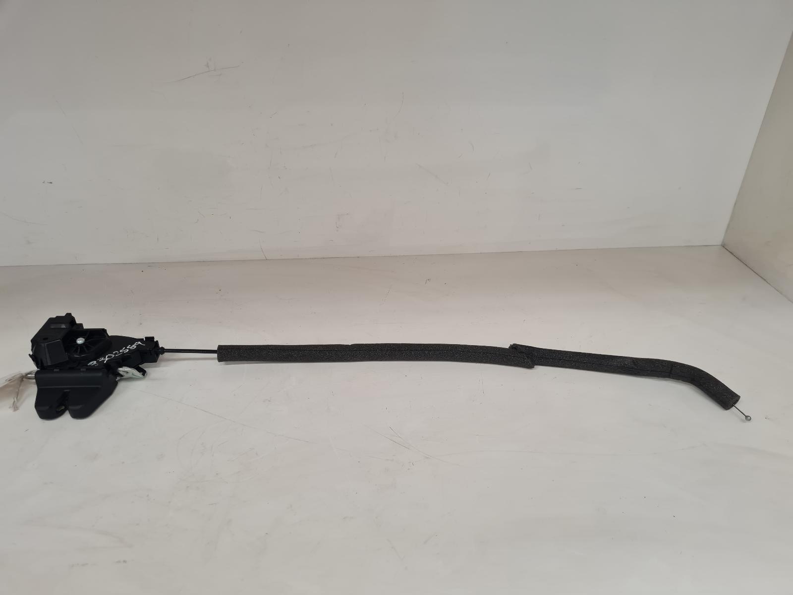 View Auto part Bootlid/Tailgate Lock Mercedes C Class 2014