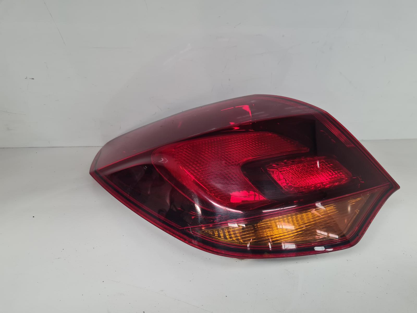View Auto part L Taillight Vauxhall Astra 2010