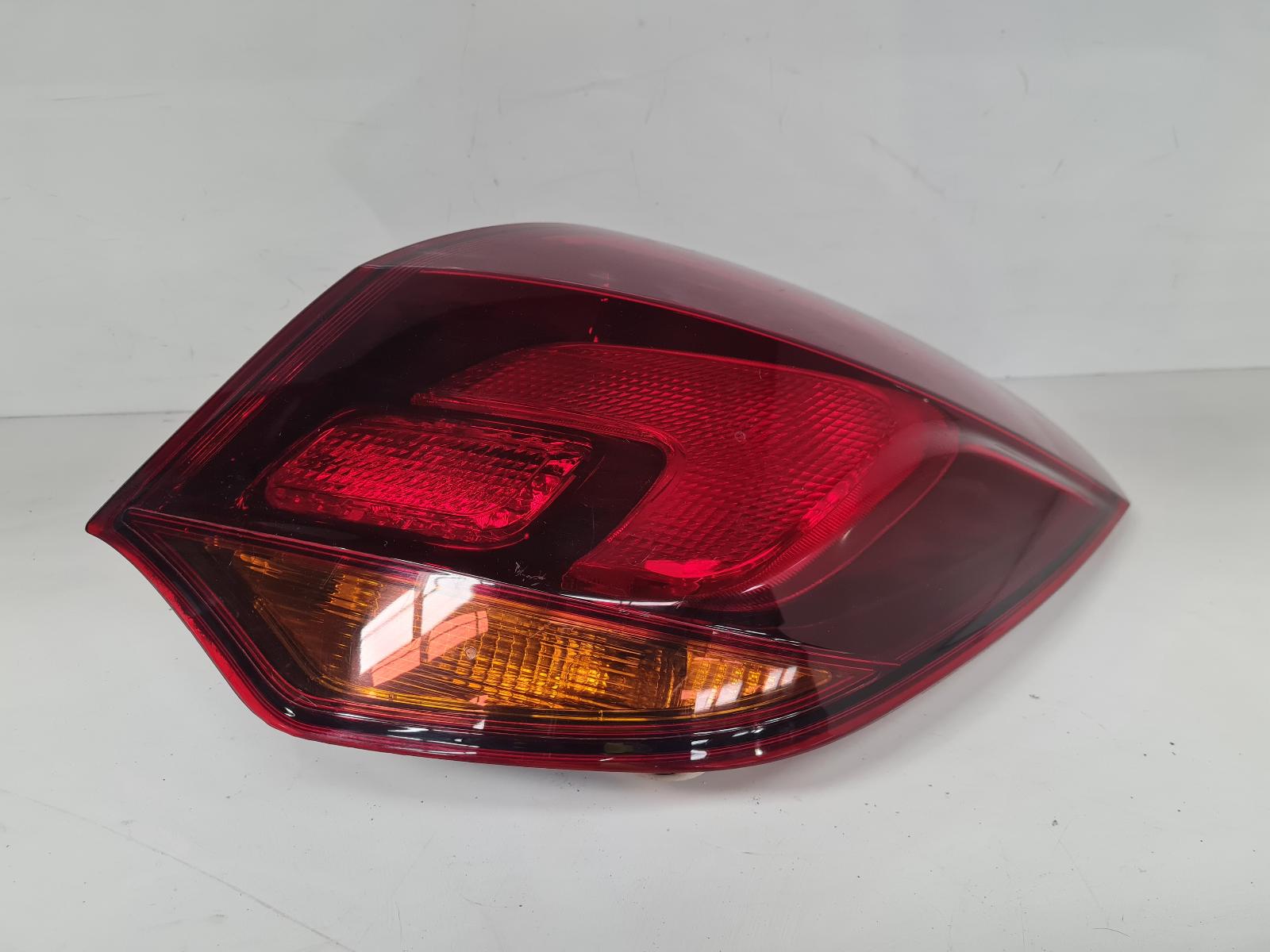 View Auto part R Taillight Vauxhall Astra 2010