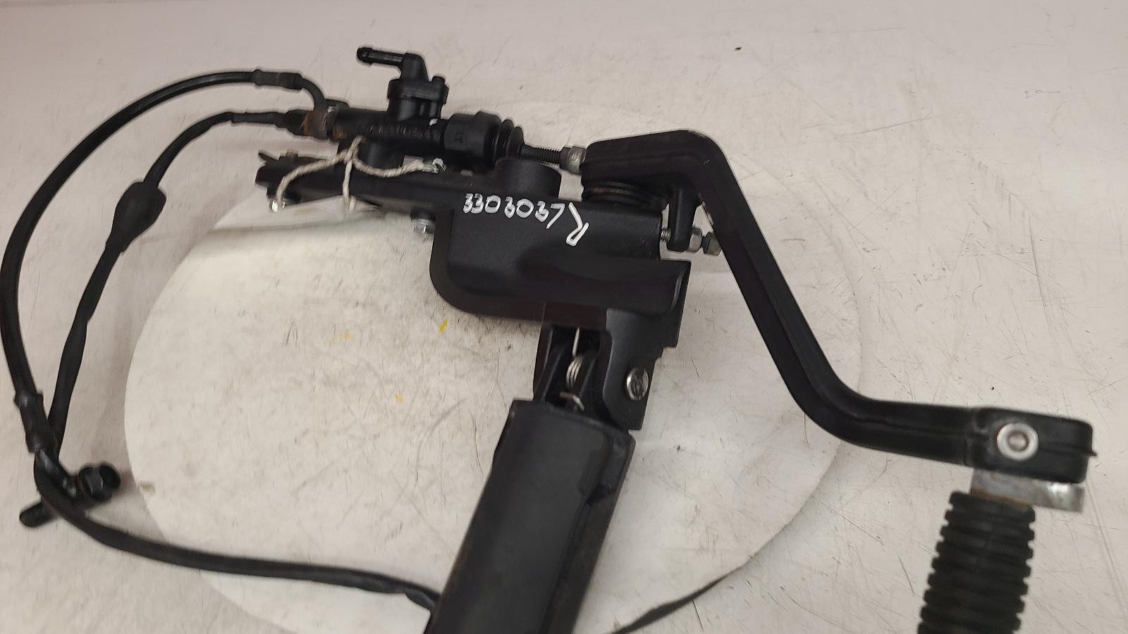 View Auto part Right Footrest Keeway V Cruise 125 2025
