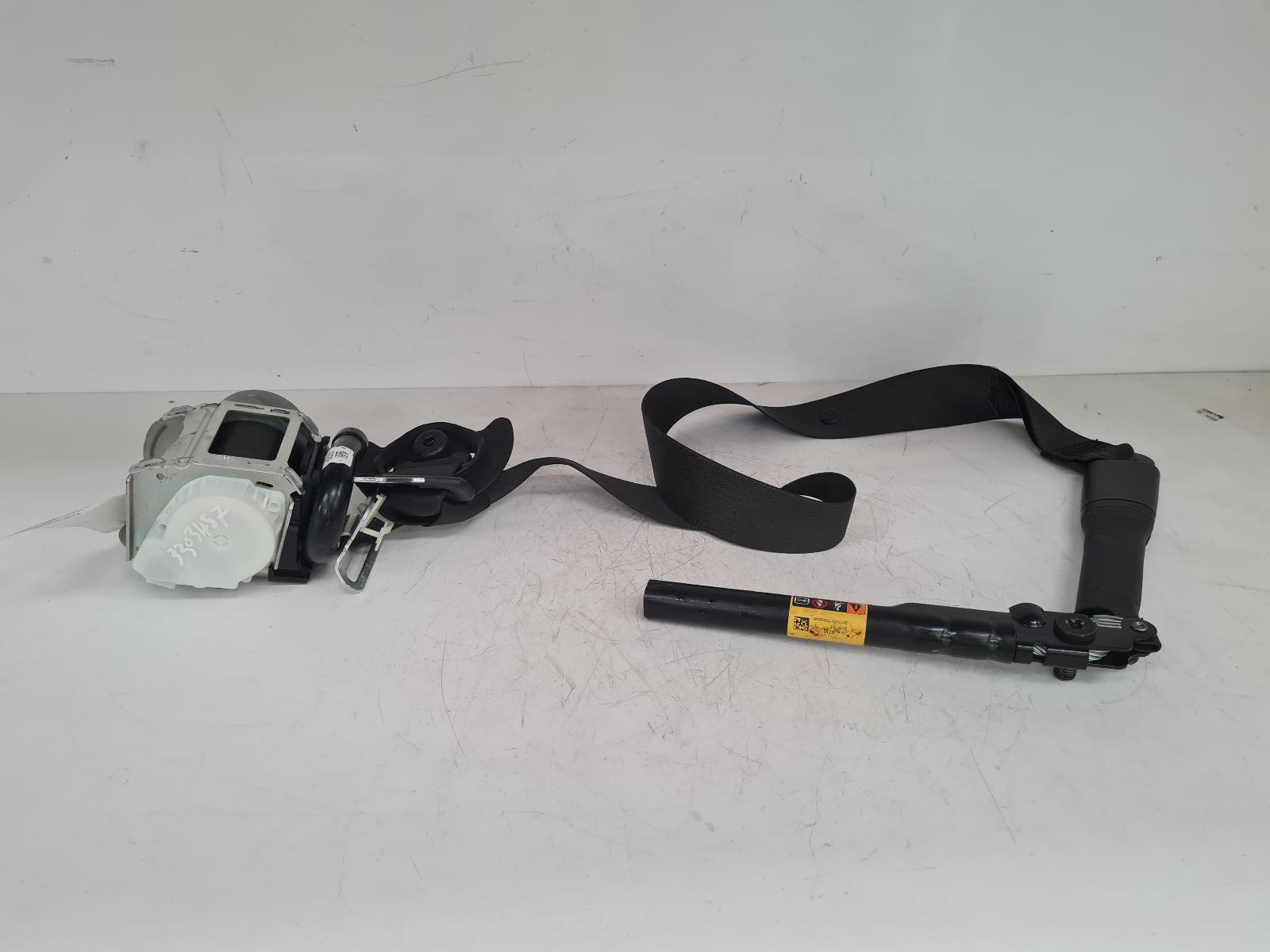 View Auto part Seat Belt Vauxhall Astra 2016