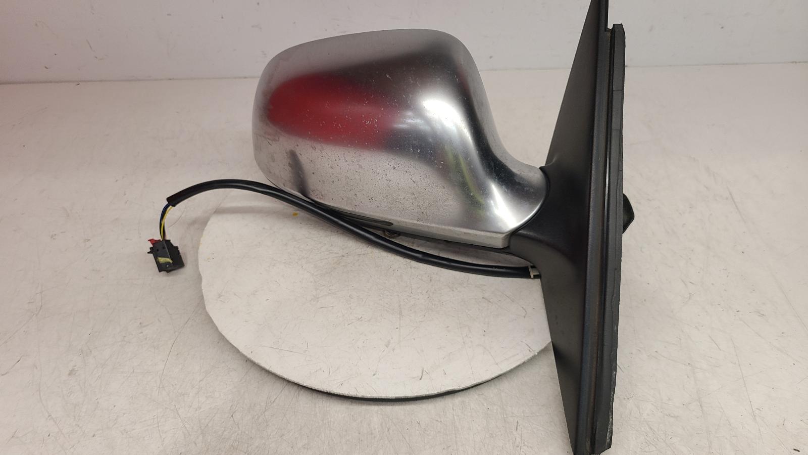 View Auto part R Door Mirror Audi A4 2009