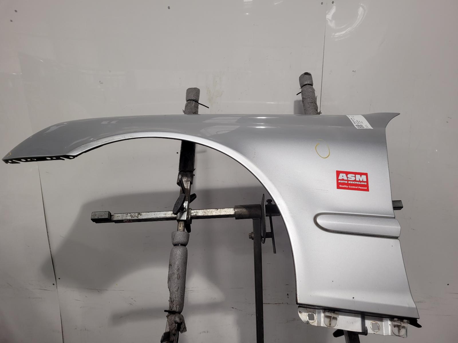 View Auto part L Wing Mercedes C Class 2007