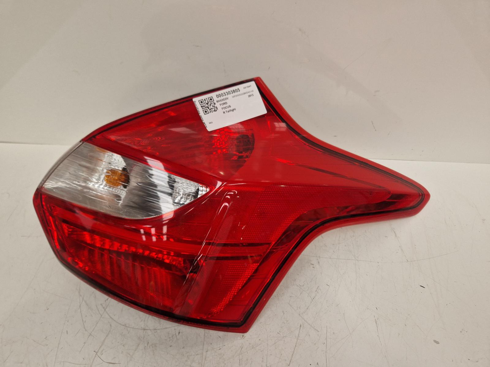 View Auto part R Taillight Ford Focus 2013