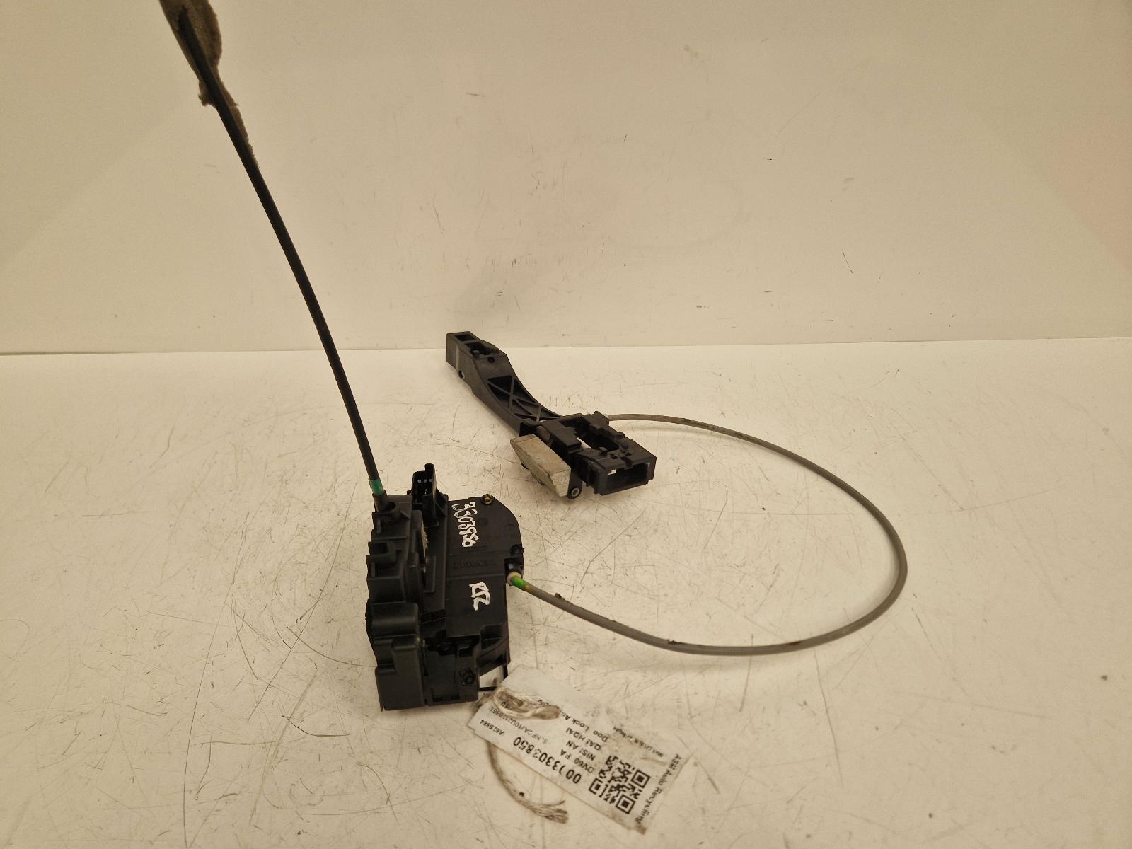 View Auto part Door Lock Assembly Nissan Qashqai 2010
