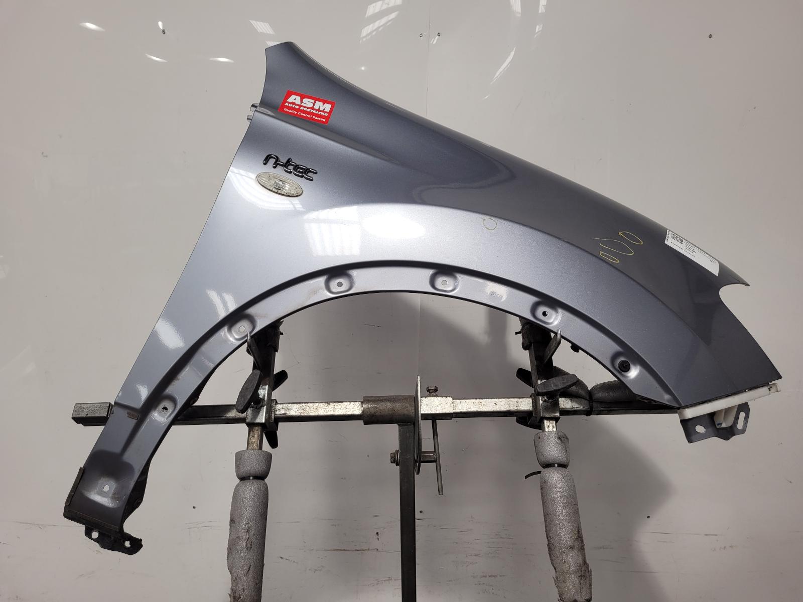 View Auto part R Wing Nissan Qashqai 2010