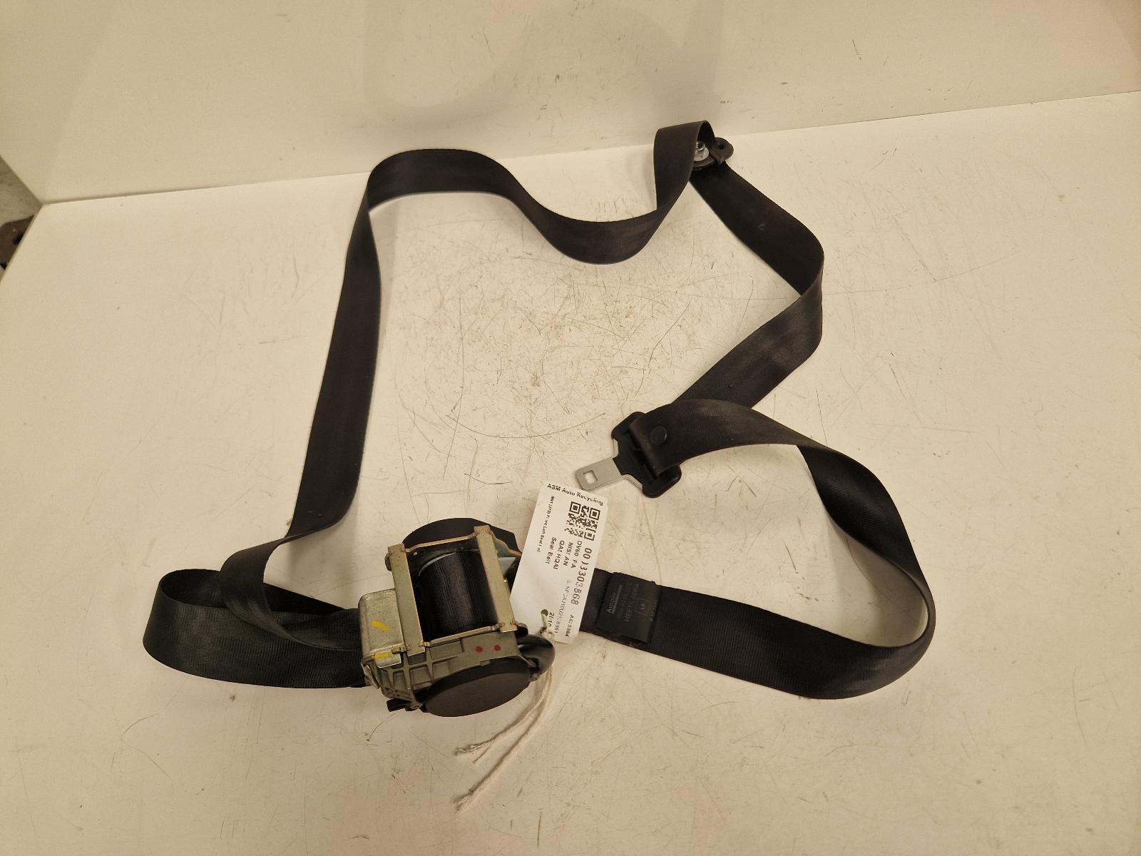 View Auto part Seat Belt Nissan Qashqai 2010