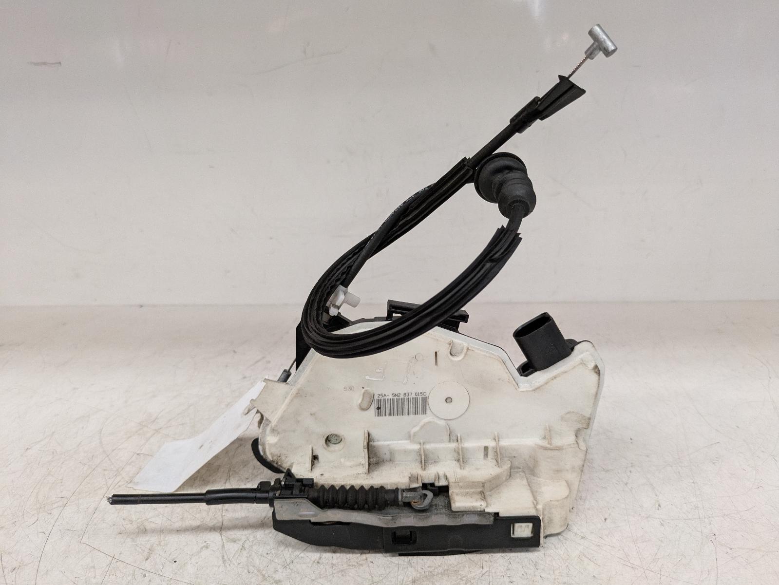 View Auto part Door Lock Assembly Skoda Superb 2011
