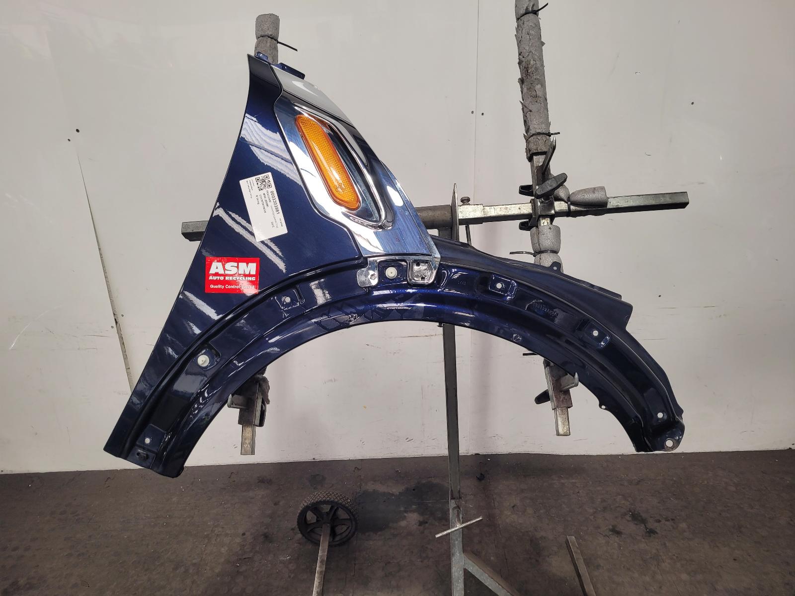 View Auto part R Wing Mini (bmw) Countryman 2012