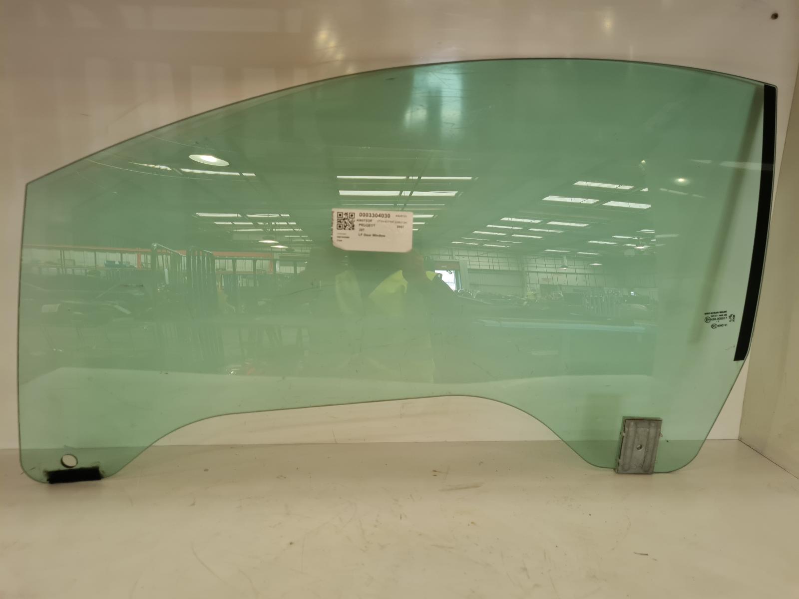 View Auto part LF Door Window Peugeot 207 2007