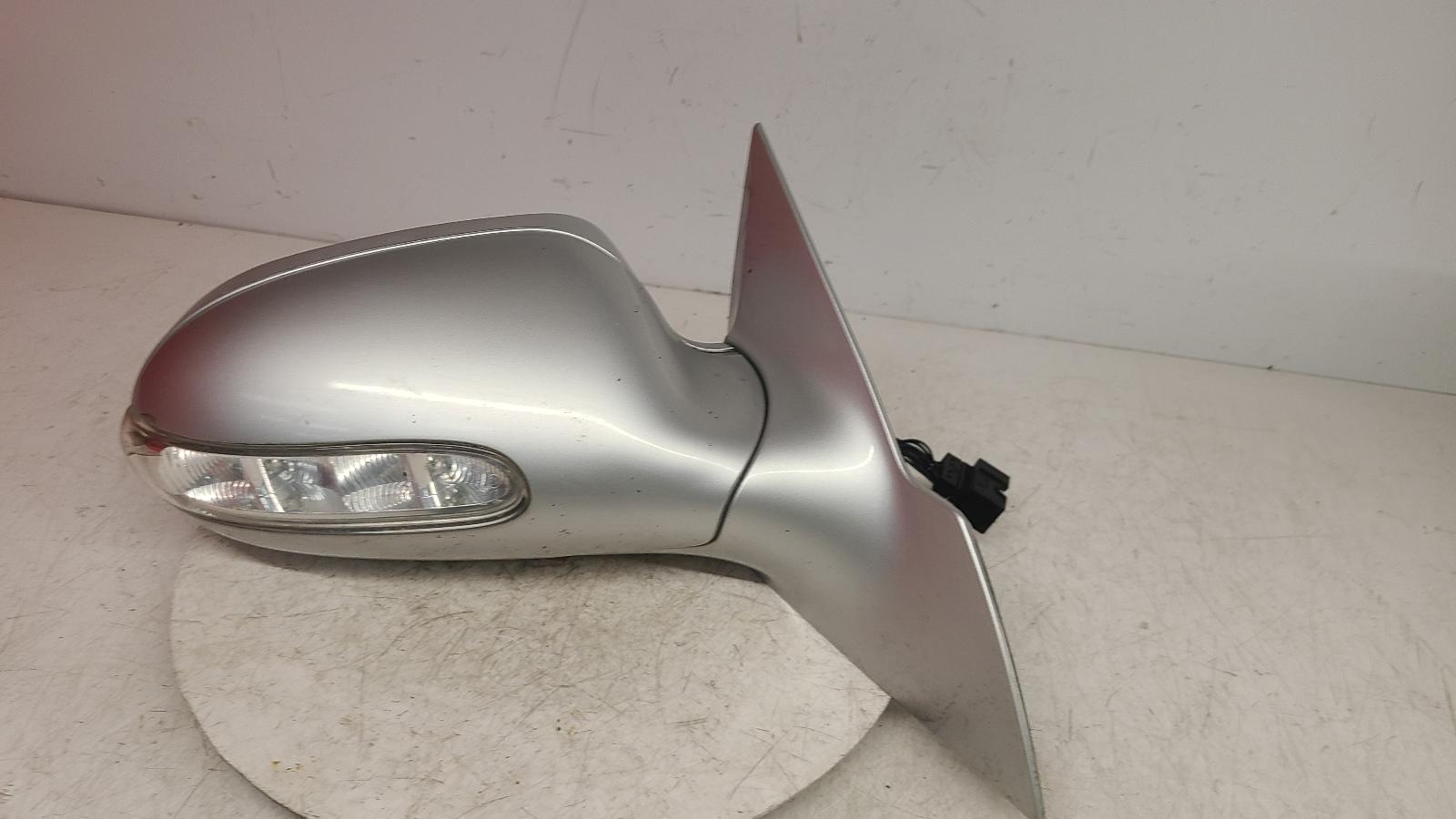 View Auto part R Door Mirror Mercedes Clk 2004