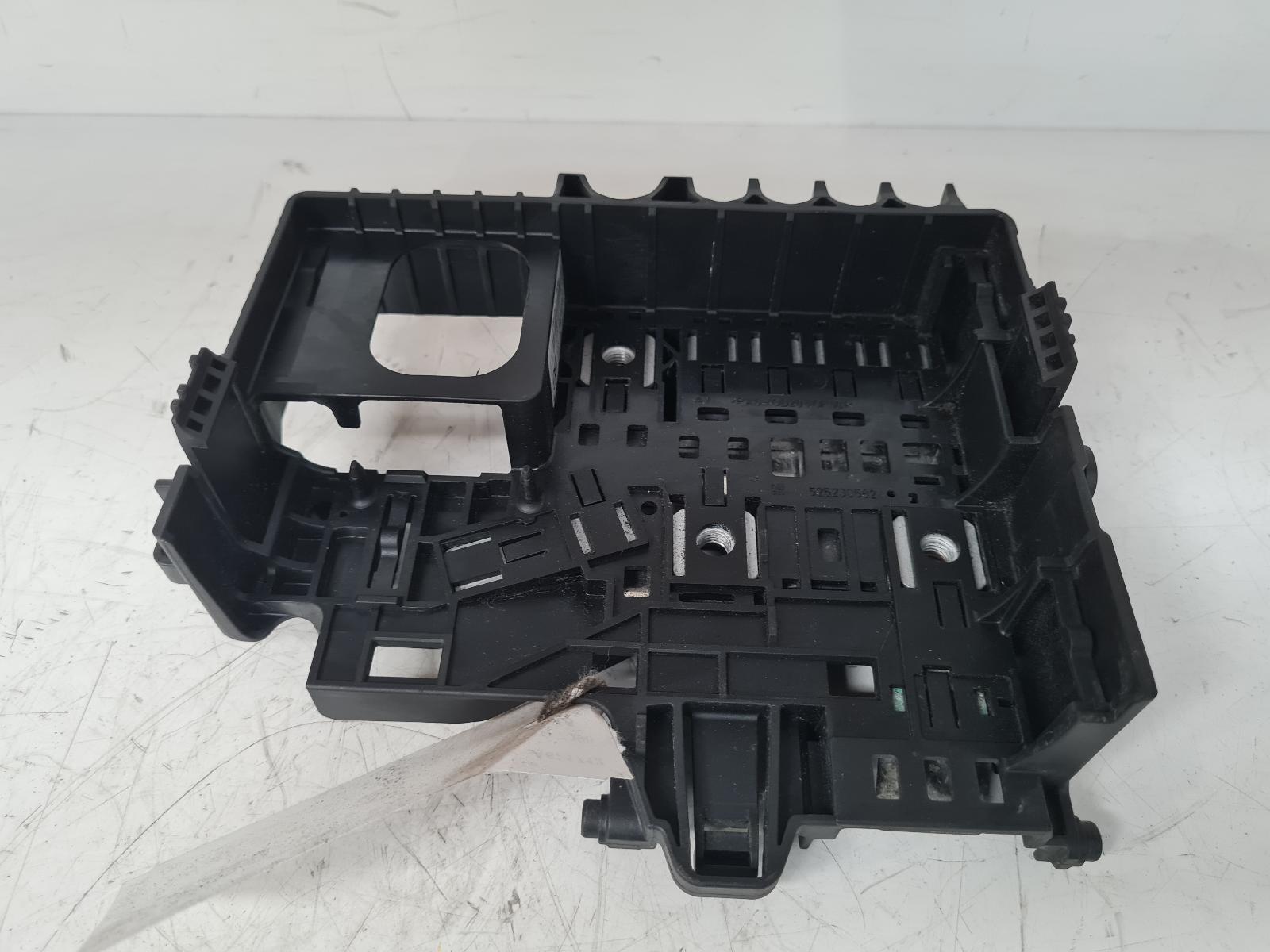 View Auto part Fuse Box Vauxhall Corsa 2015