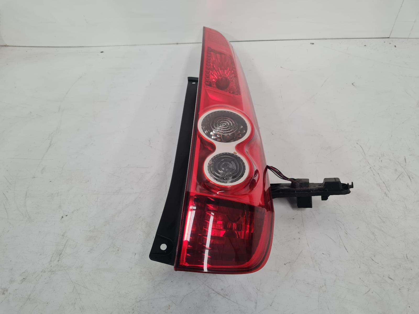 View Auto part R Taillight Ford Fiesta 2006