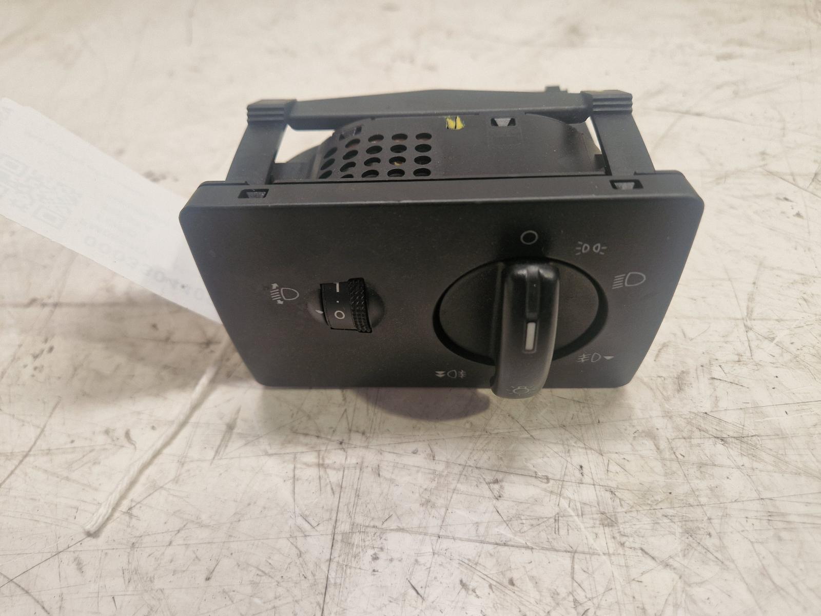 View Auto part Headlight Switch Ford Fiesta 2006