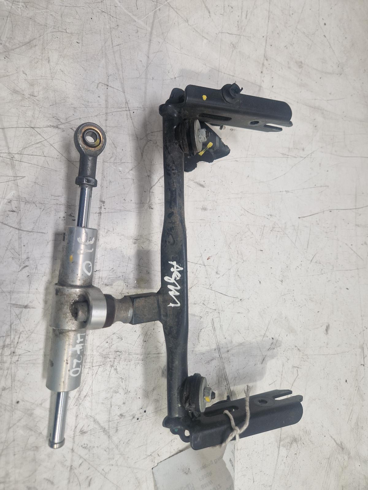 View Auto part Steering Damper Bmw F900r 2025