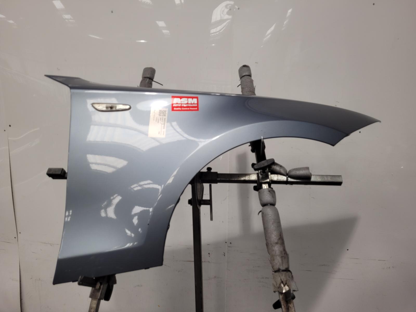 View Auto part R Wing Bmw 1 Series 2006