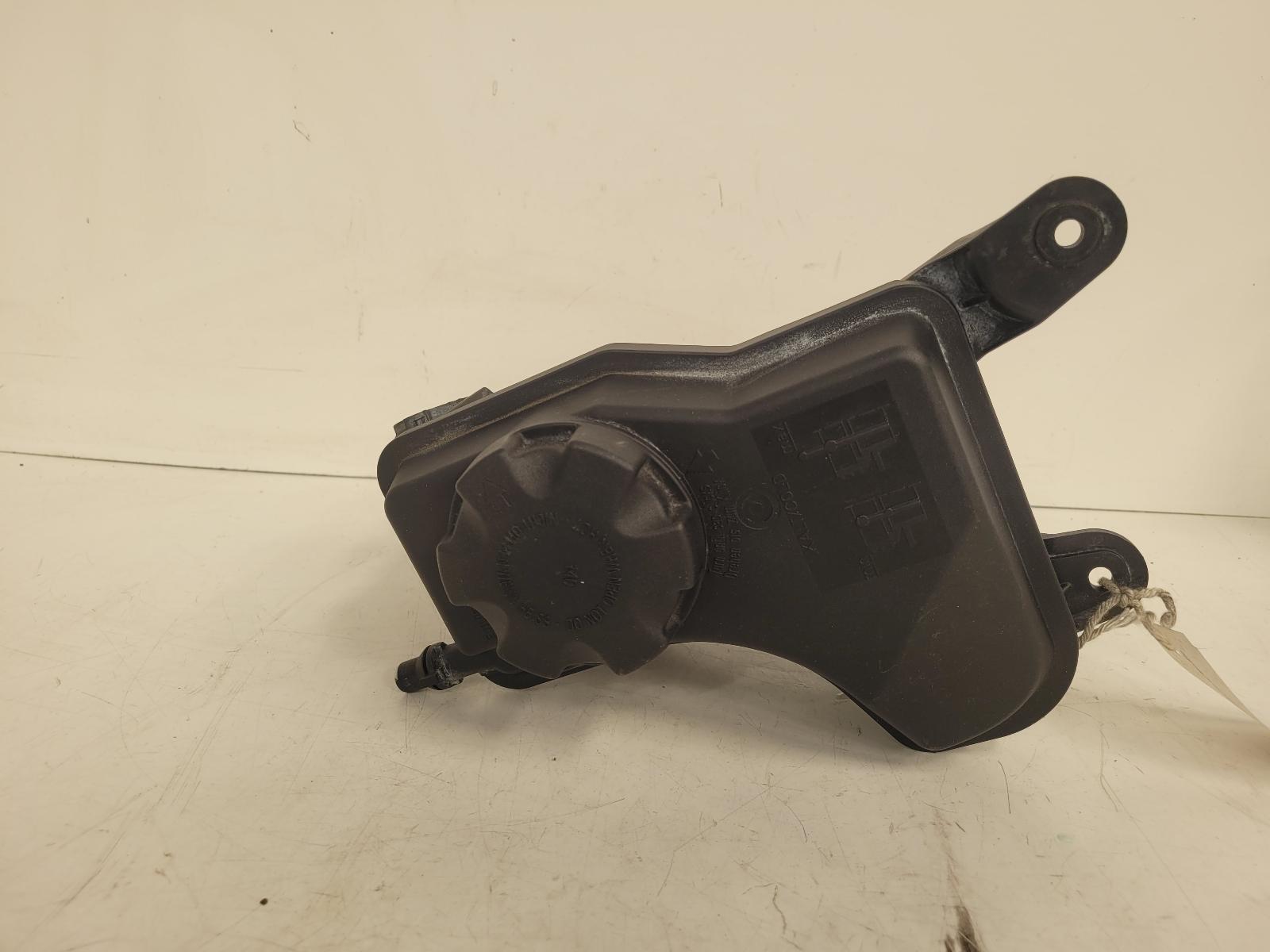 View Auto part Overflow Bottle Bmw 1 Series 2006