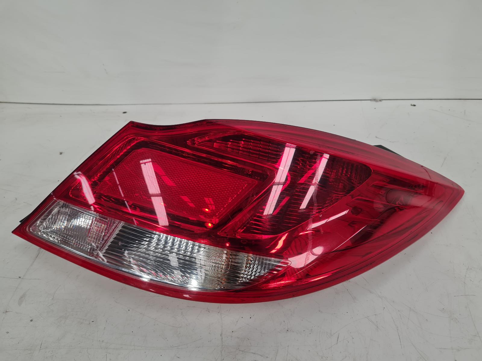 View Auto part R Taillight Vauxhall Insignia 2013