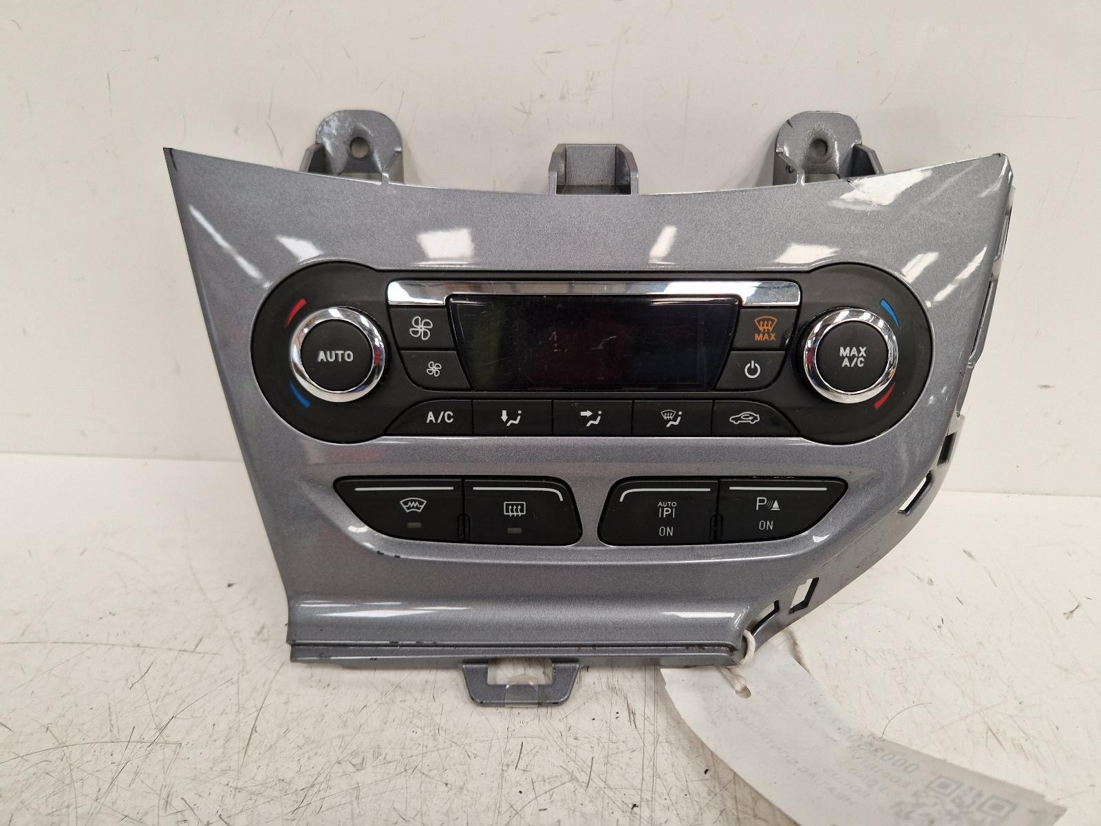 View Auto part Heater/AC Controller Ford Focus 2011