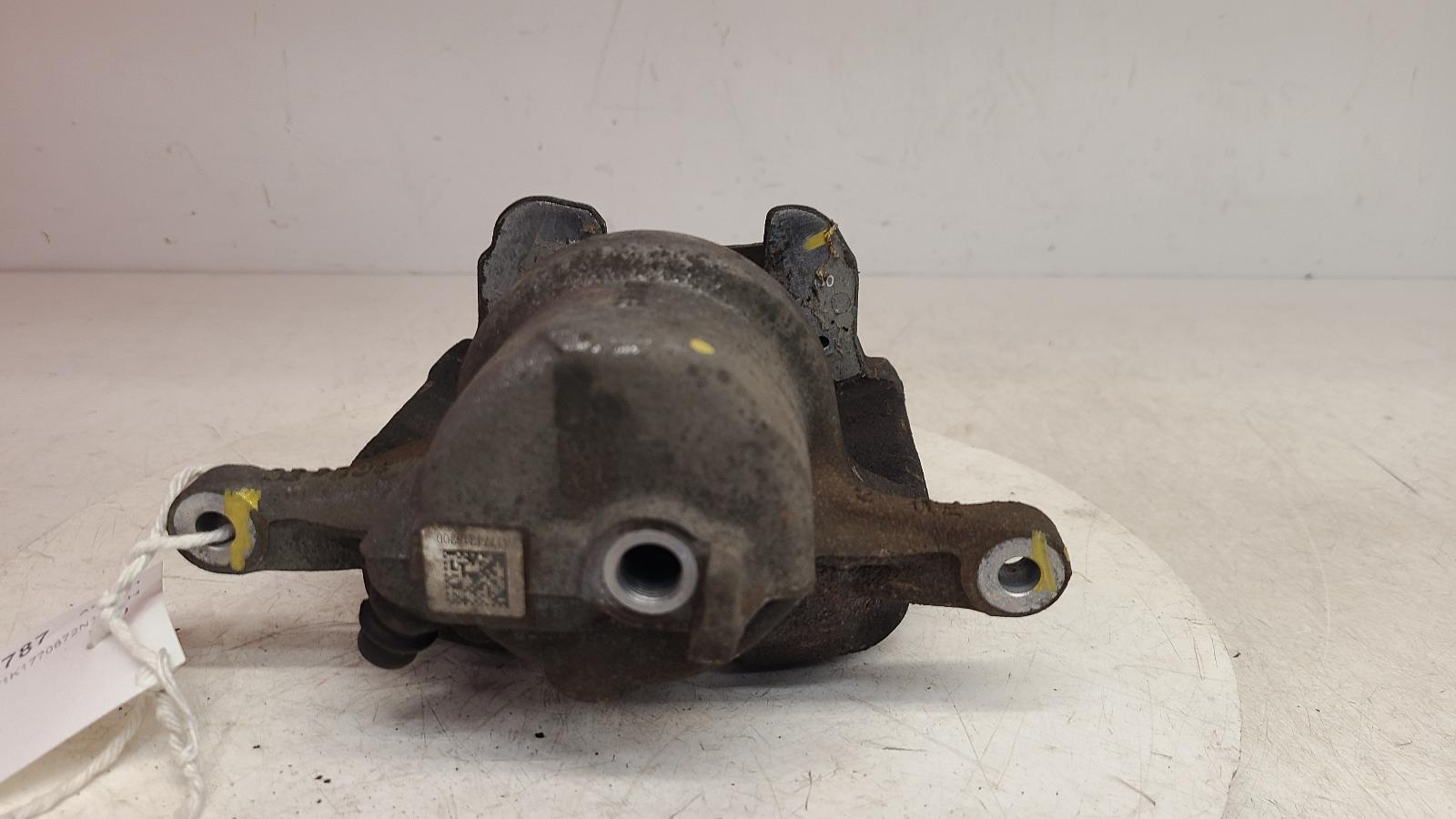 View Auto part Caliper Mercedes A Class 2020