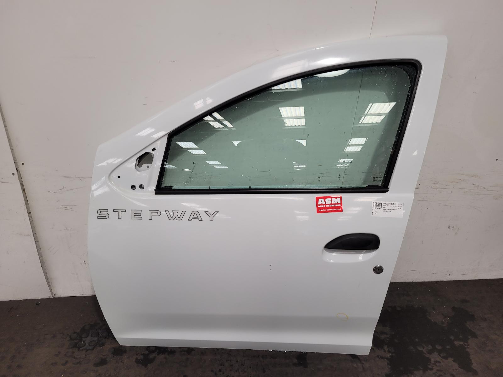 View Auto part L Front Door Dacia Sandero Stepway 2013