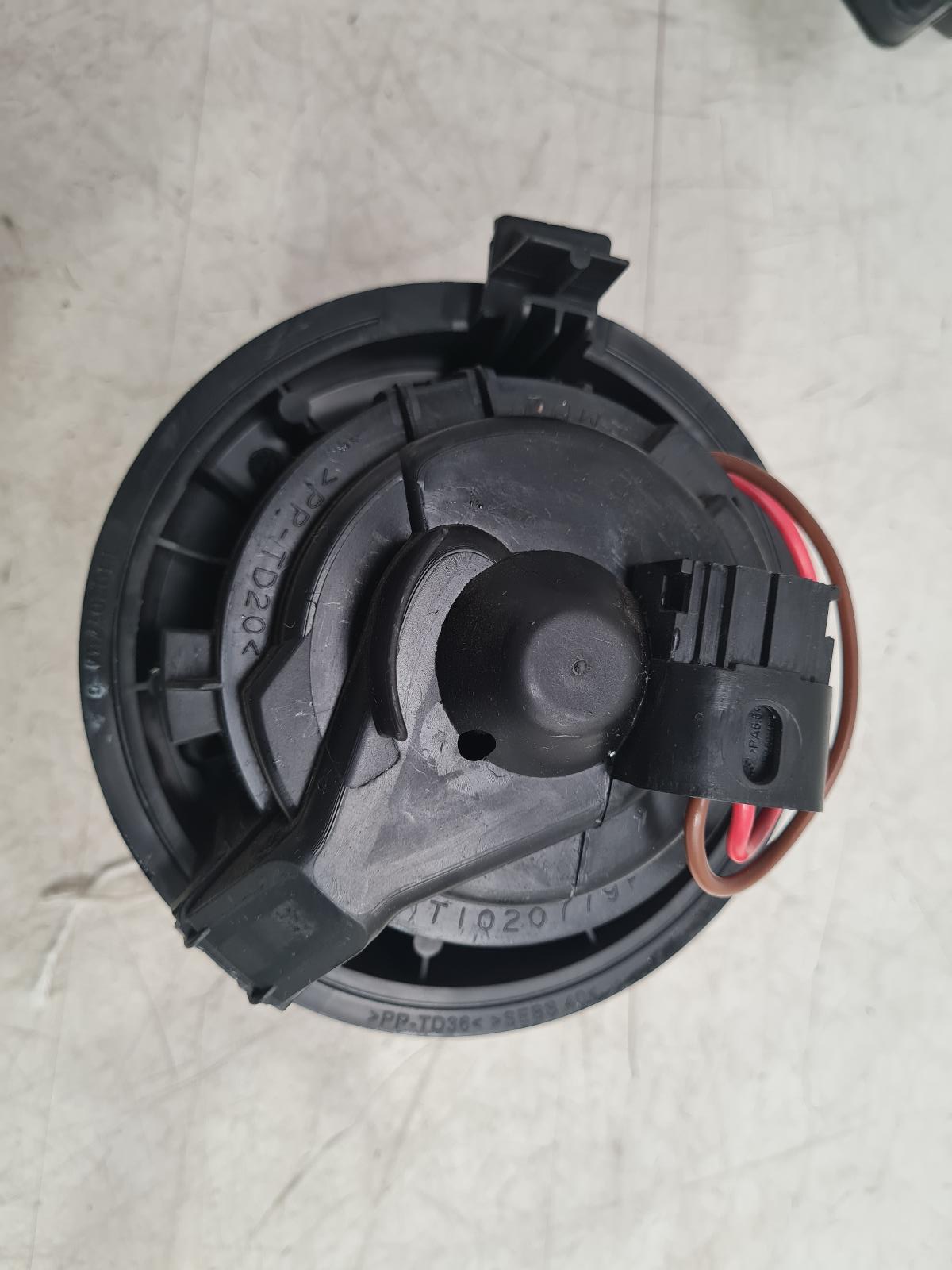 View Auto part Heater Motor/Assembly Dacia Sandero Stepway 2013