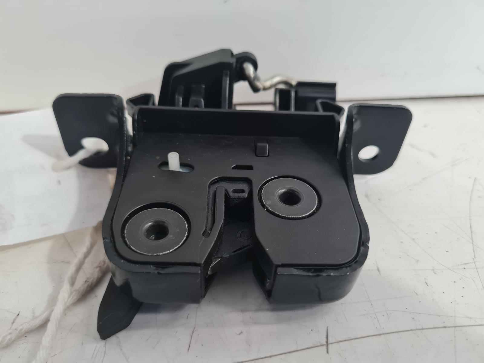View Auto part Bootlid/Tailgate Lock Dacia Sandero Stepway 2013