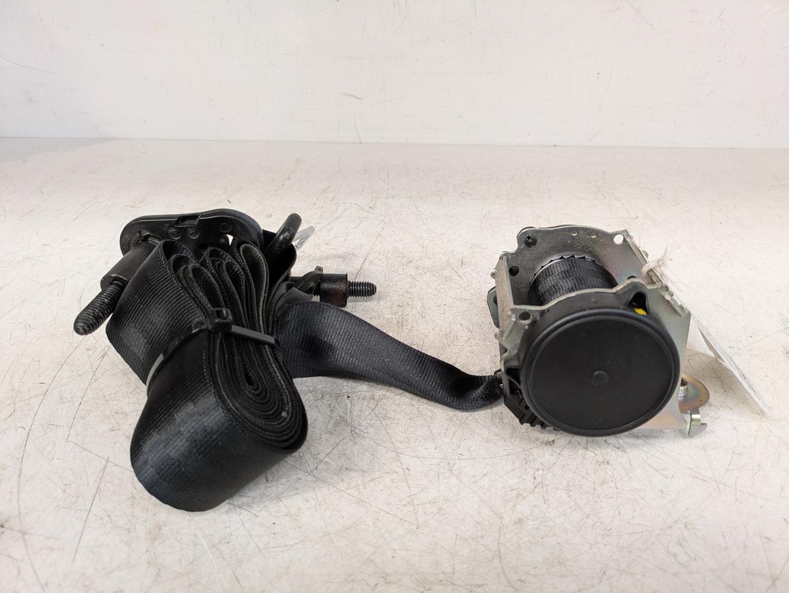 View Auto part Seat Belt Dacia Sandero Stepway 2013