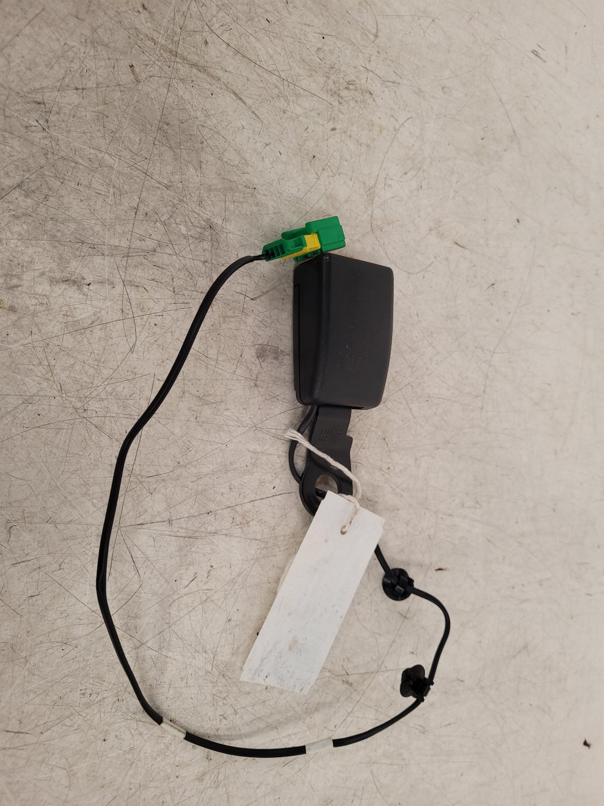 View Auto part Seat Belt Dacia Sandero Stepway 2013