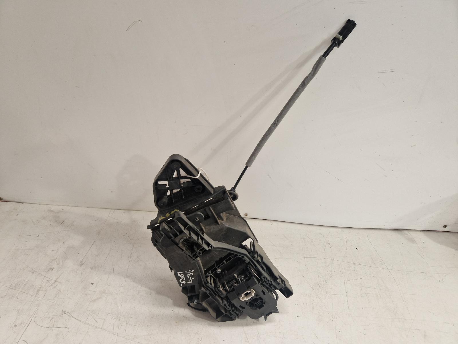 View Auto part Door Lock Assembly Volvo V60 2011