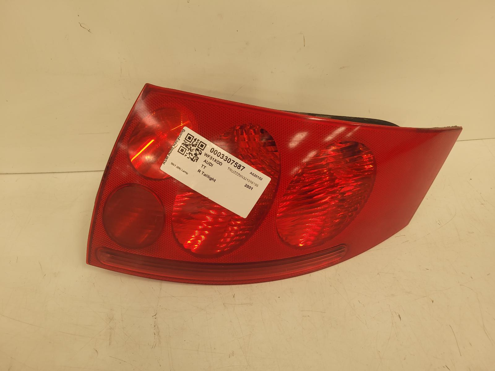 View Auto part R Taillight Audi Tt 2001