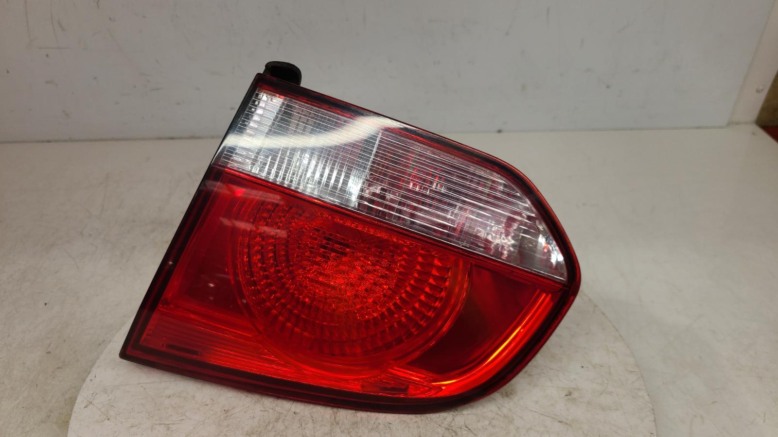 View Auto part R Taillight Volkswagen Golf 2010