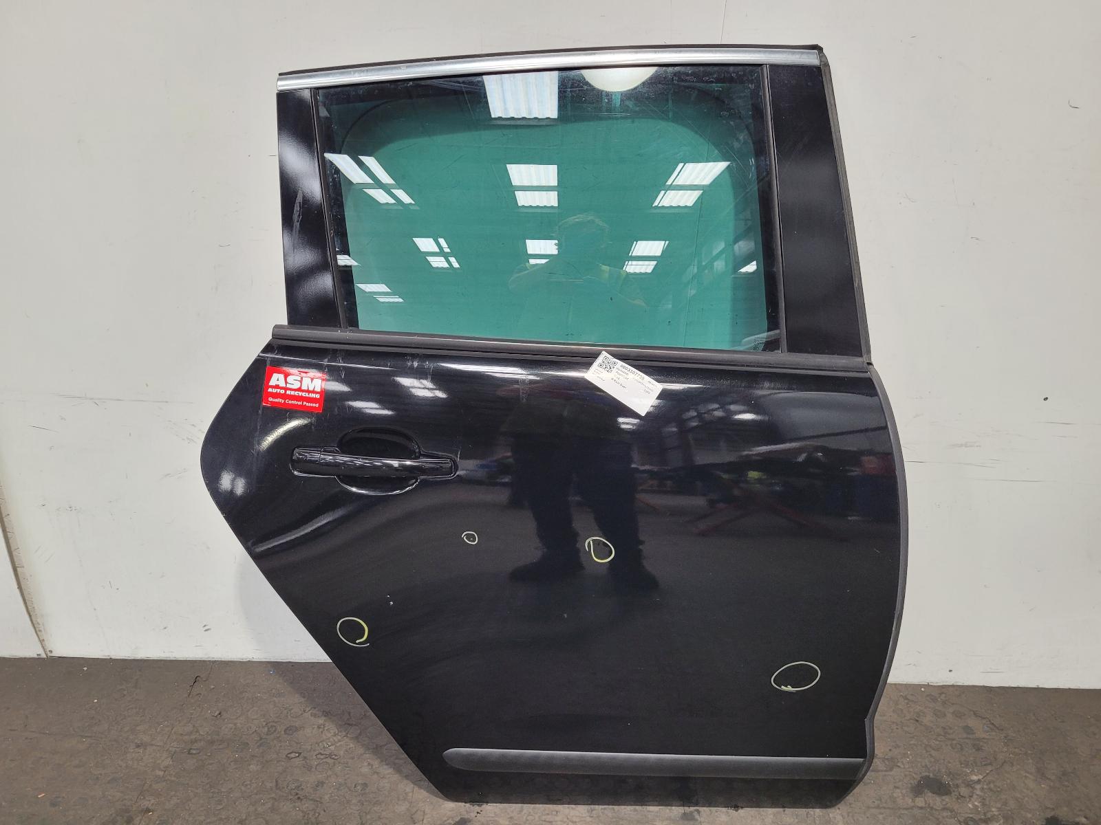 View Auto part R Rear Door Peugeot 3008 2010