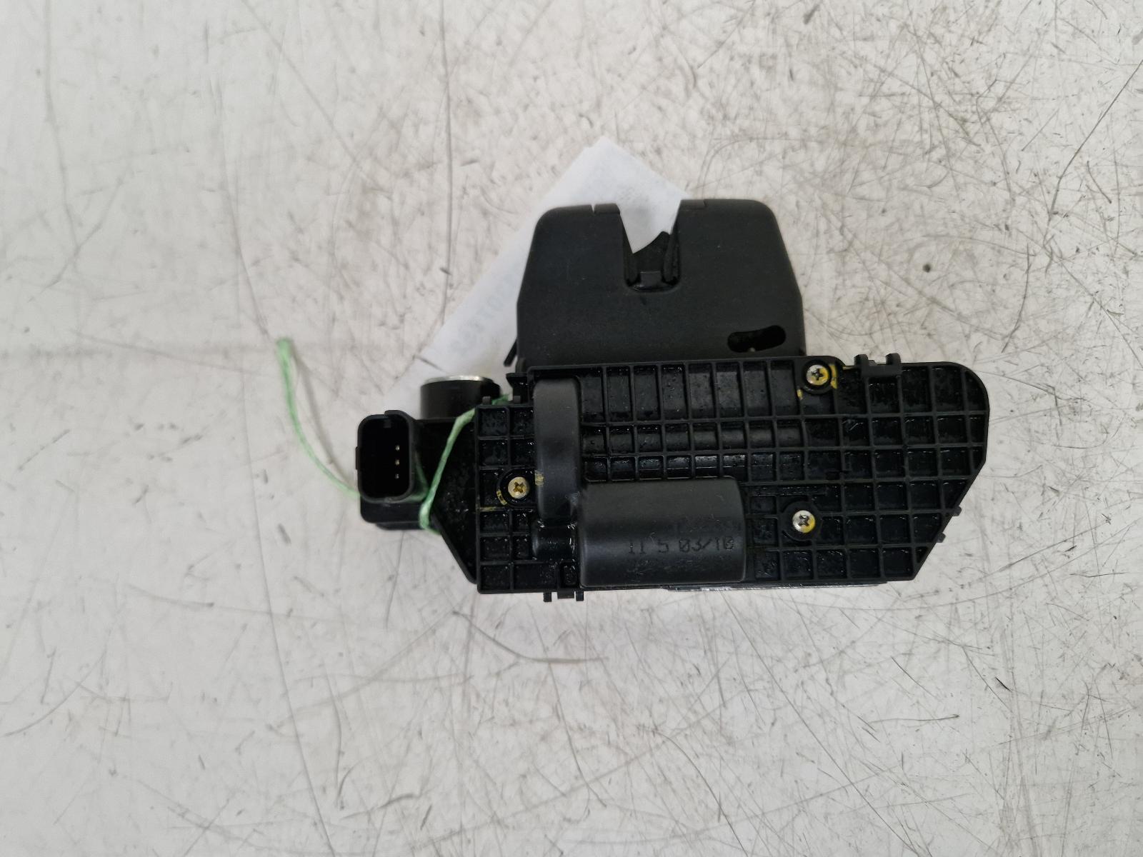 View Auto part Bootlid/Tailgate Lock Peugeot 3008 2010