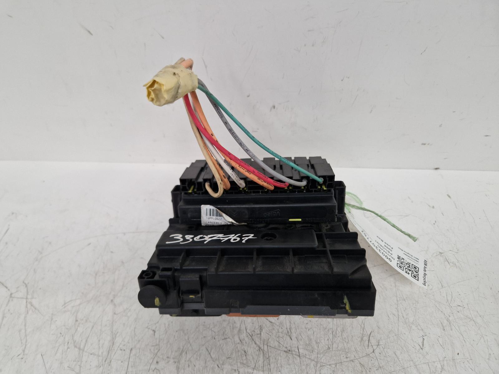 View Auto part Fuse Box Peugeot 3008 2010