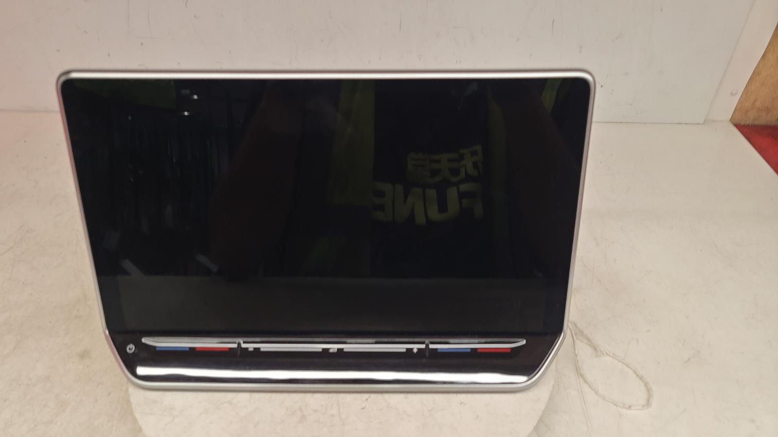 View Auto part Radio Display Volkswagen Golf 2024