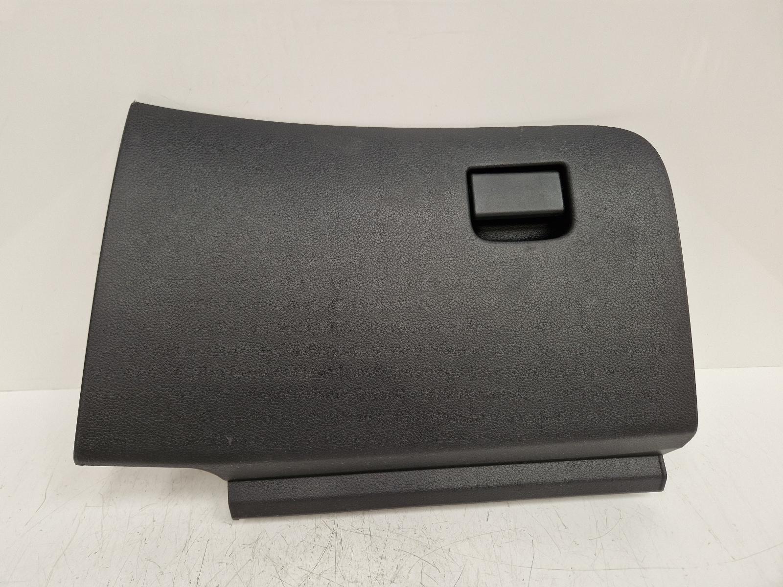 View Auto part Glove Box Nissan Qashqai 2017