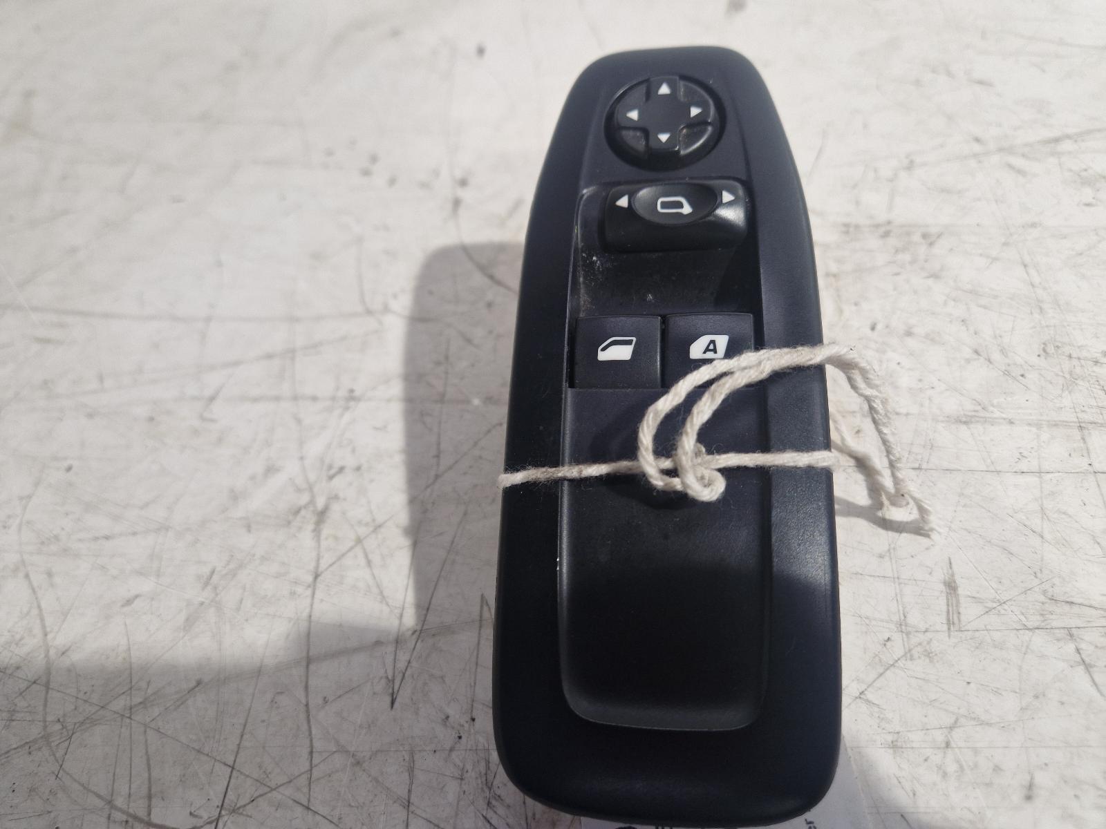 View Auto part Elect. Window Switch Peugeot 208 2015