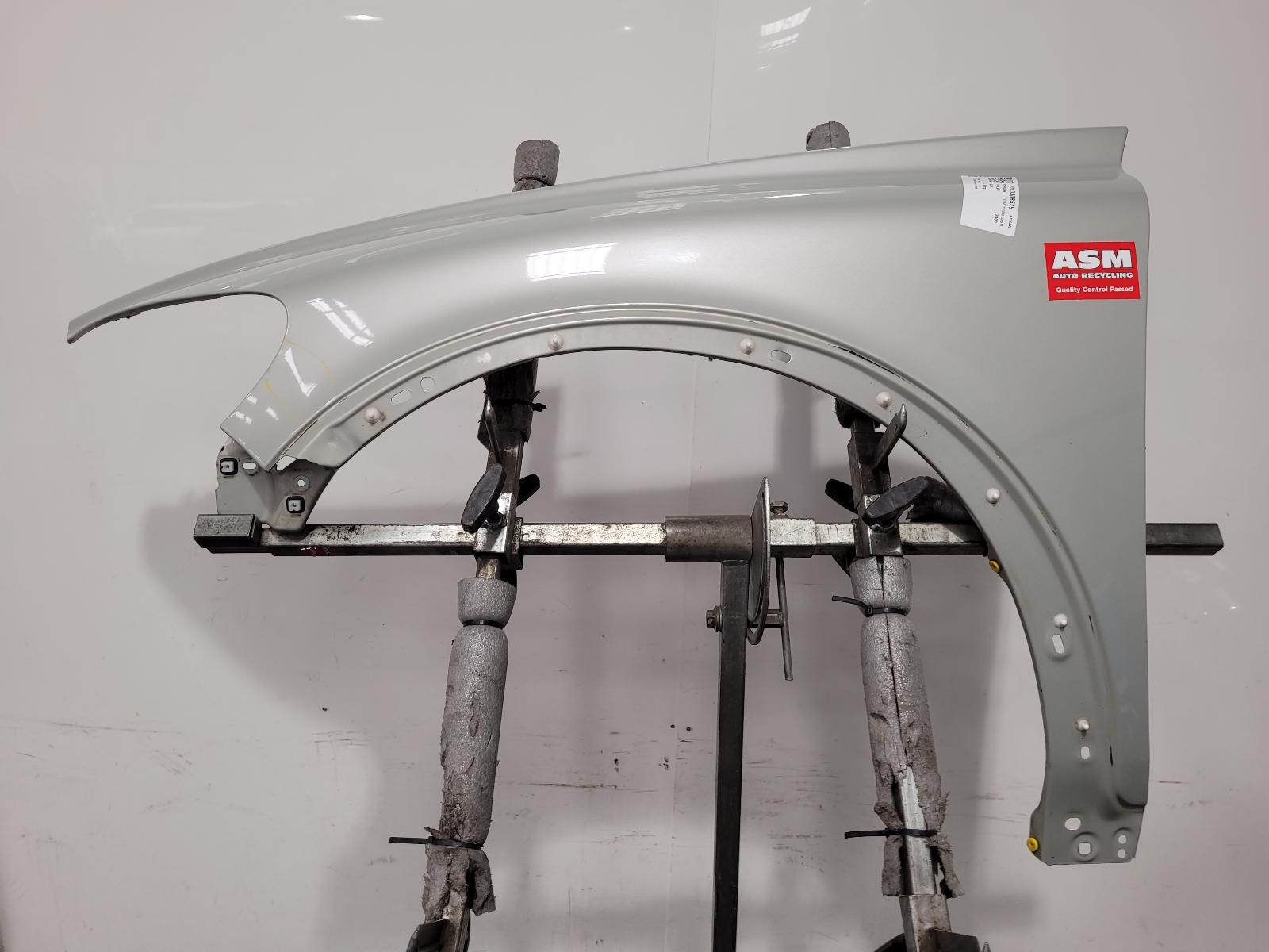 View Auto part L Wing Volvo C30 2009