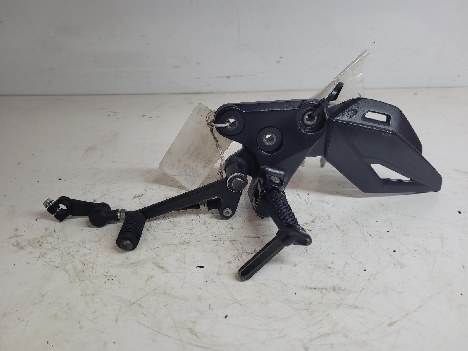 View Auto part Left Footrest Suzuki Gsx-s750 2020