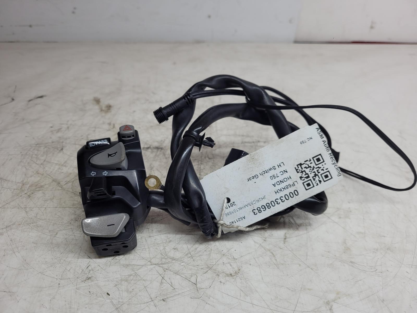 View Auto part LH Switch Gear Honda Nc 750 2019
