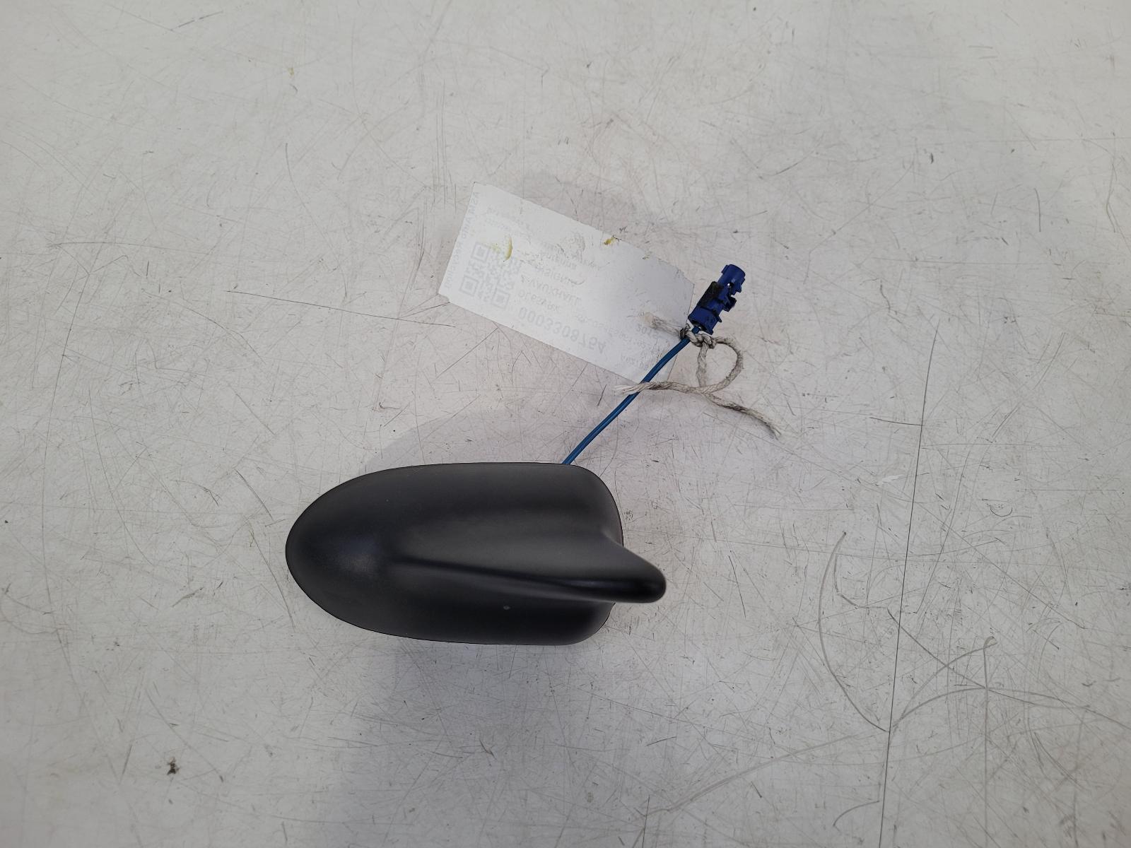 View Auto part Antenna Vauxhall Insignia 2015