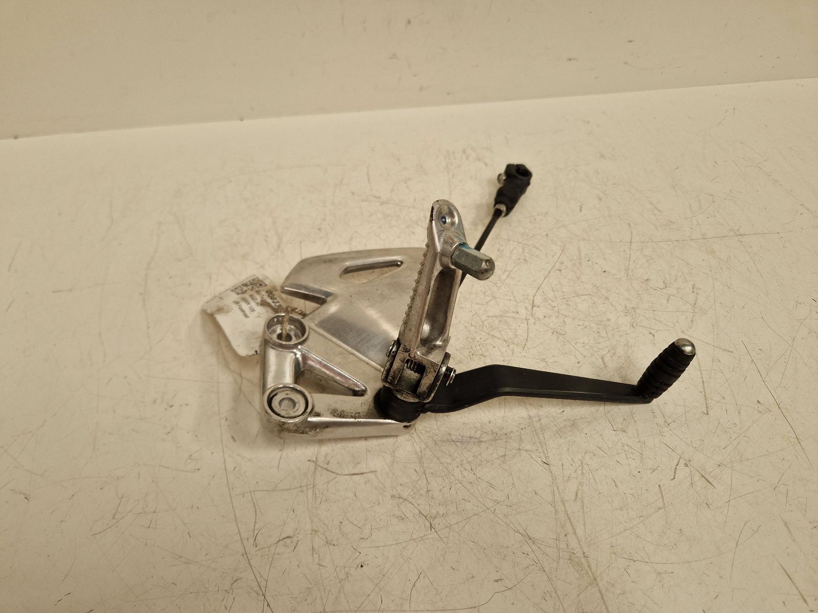 View Auto part Left Footrest Suzuki Gsxr 125 2024