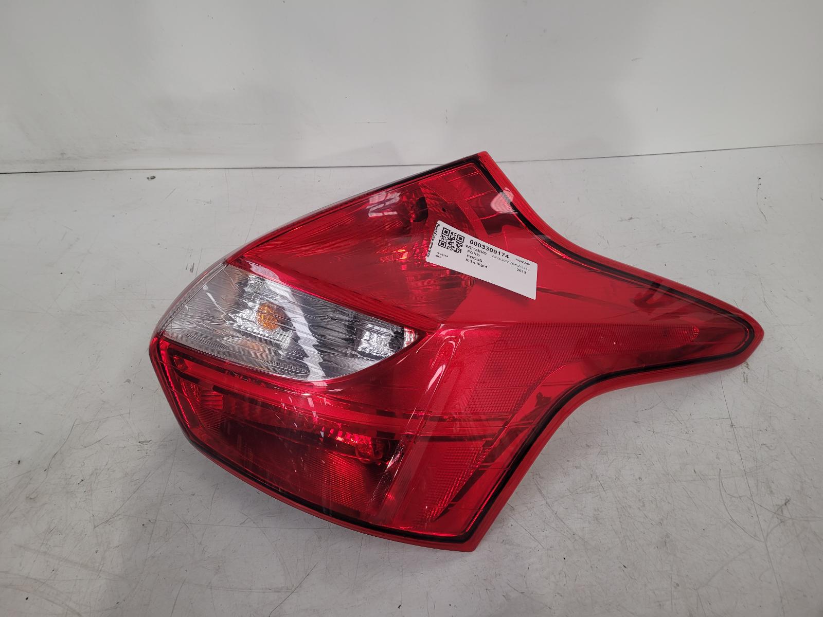 View Auto part R Taillight Ford Focus 2013