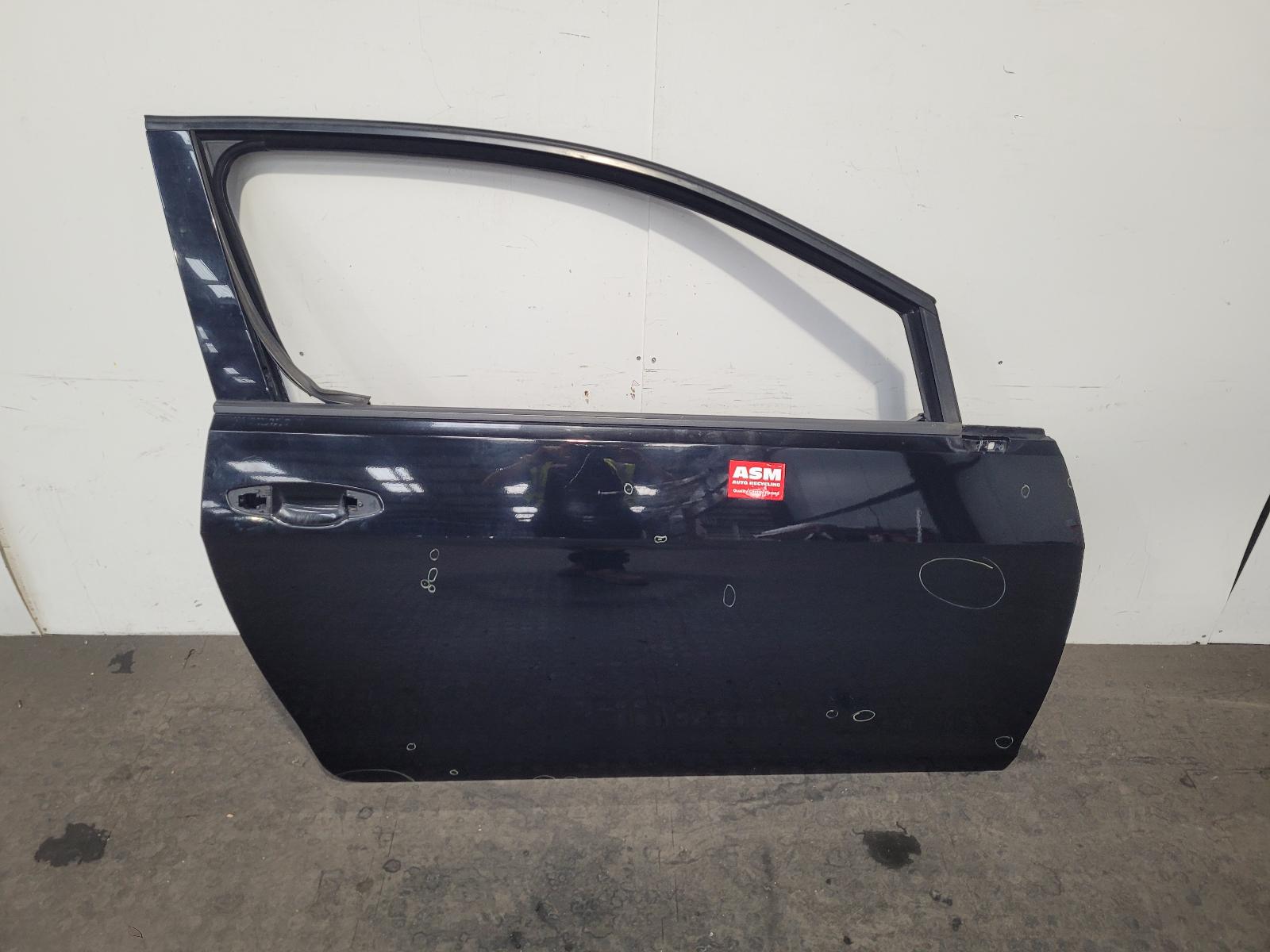 View Auto part R Front Door Volkswagen Golf 2015