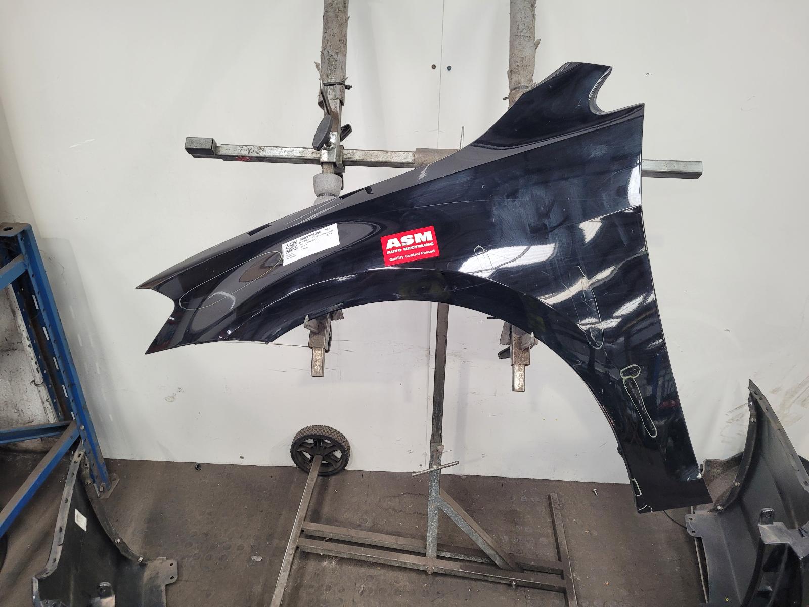 View Auto part L Wing Volkswagen Golf 2015