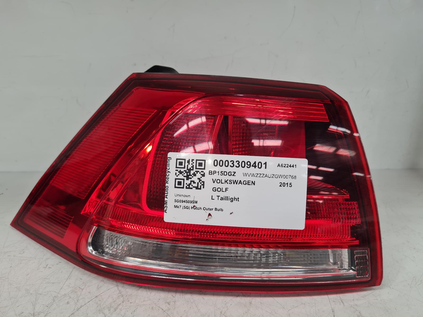 View Auto part L Taillight Volkswagen Golf 2015